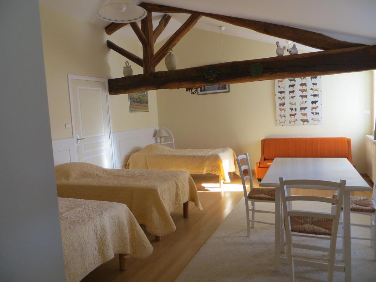 Bed and Breakfast La Vache Sur Le Toit Montagny  Exterior foto